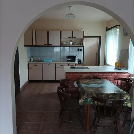 Kiskakas Vendeghaz Apartmán Kercaszomor