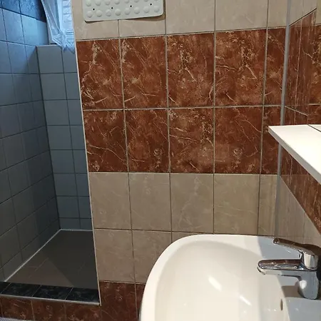 Kiskakas Vendeghaz * Kercaszomor